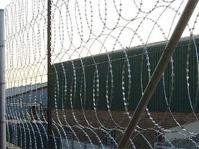 flat-razor-wire-wall