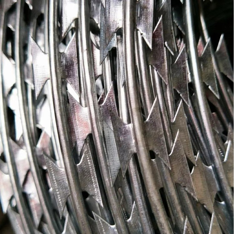 pl189061577-bto_22_concertina_wire_electric_galvanized_nigeria_razor_barbed_wire_razor_wire_price_per_roll