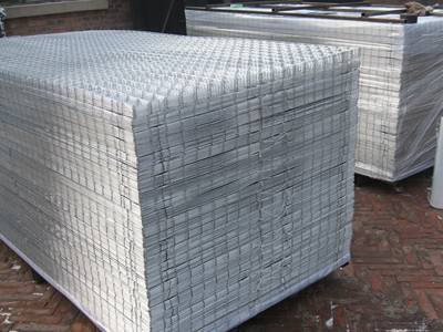 Packaged galvanized mesh