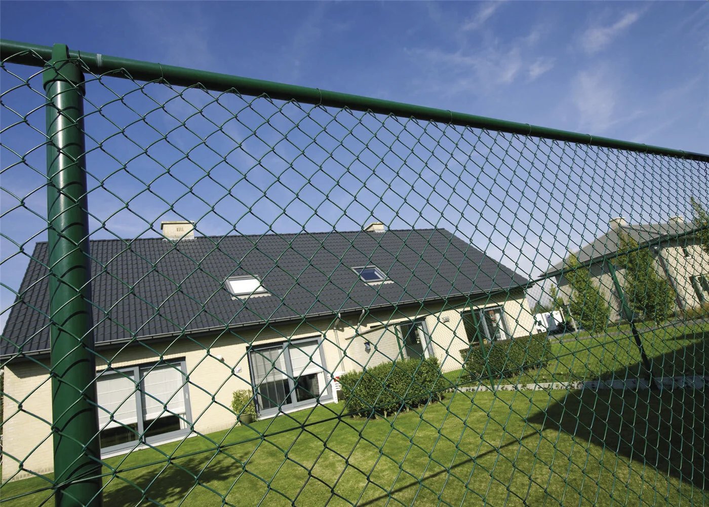 Galvanized Chain Link Fence, with Hot-dipped galvanized, Electro-galvanized or PVC coated
