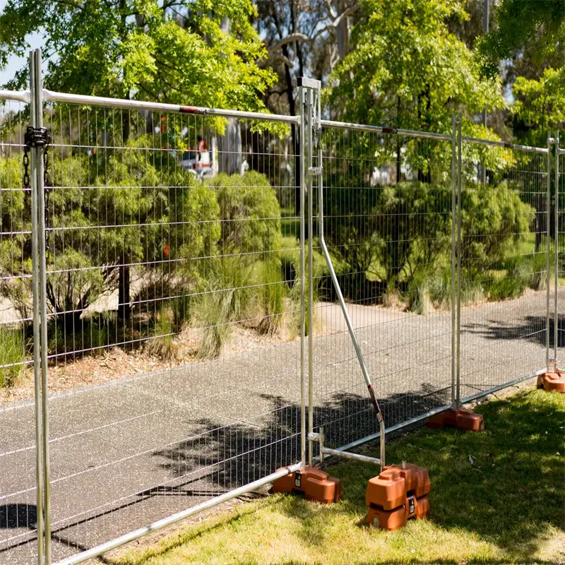 Temp-fence-hinge12.jpgampnocache1
