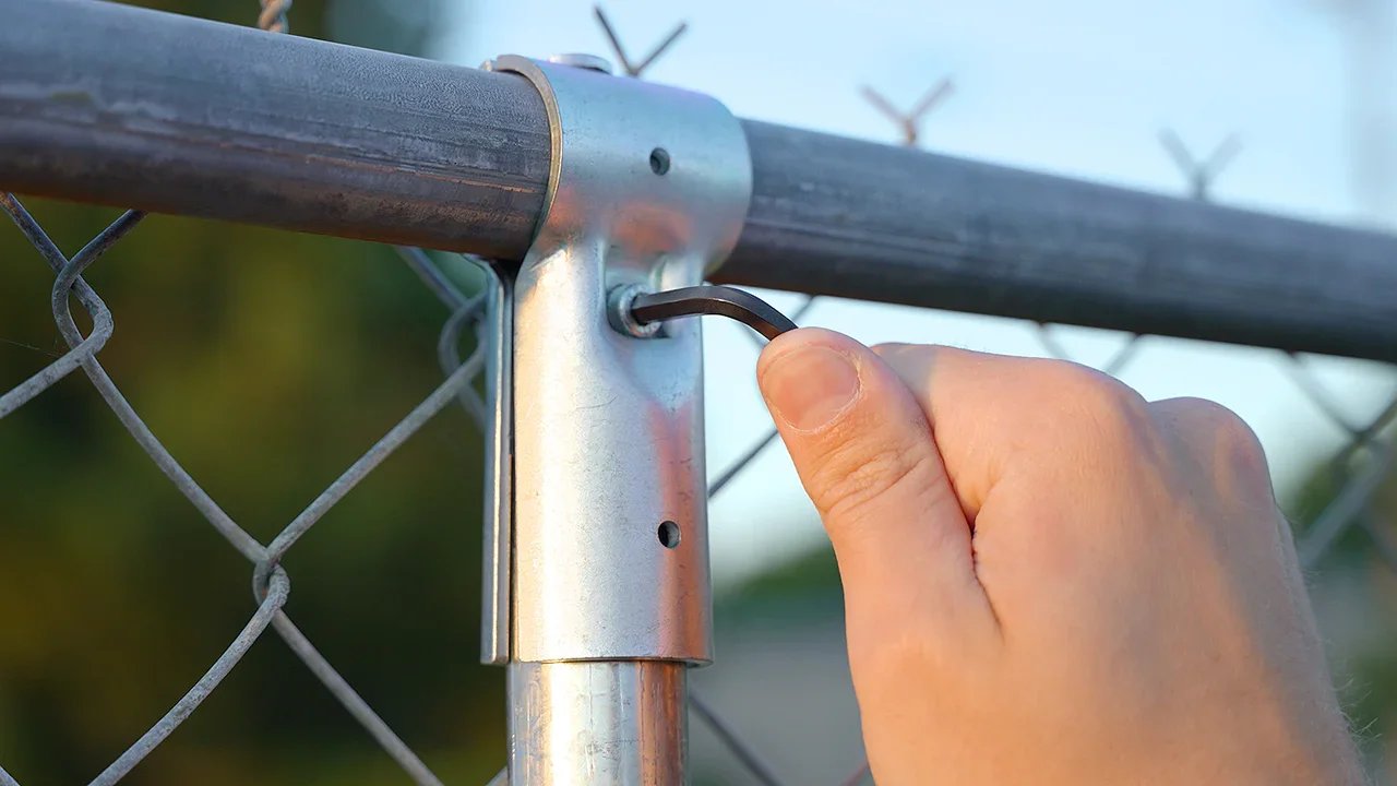 Introducing The Top Rail T Connector - Maker Pipe