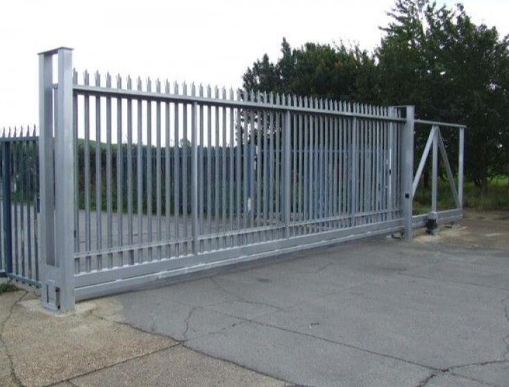Galvanised palisade sliding gate arrangement for commercial perimeter access