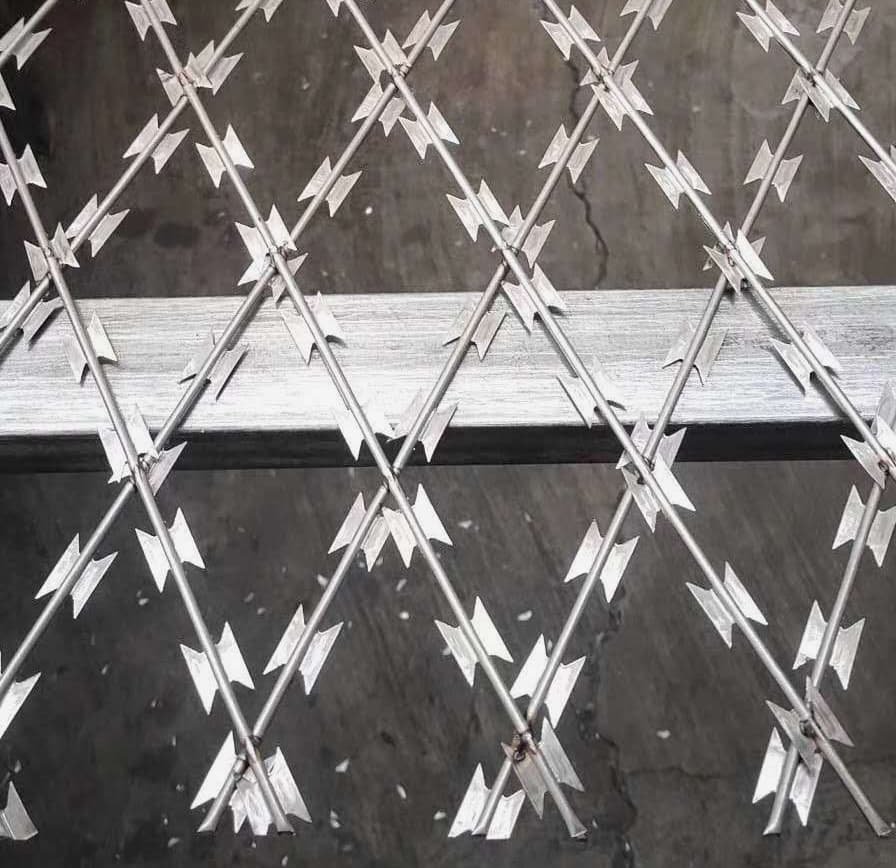 Razor mesh sample showing the arrangement of sharp blade elements in a repeated steel grid