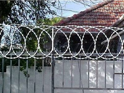 Galvanized flat wrap razor wire coils reference