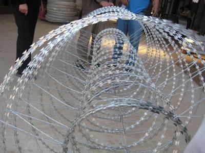Double concertina razor wire configuration reference