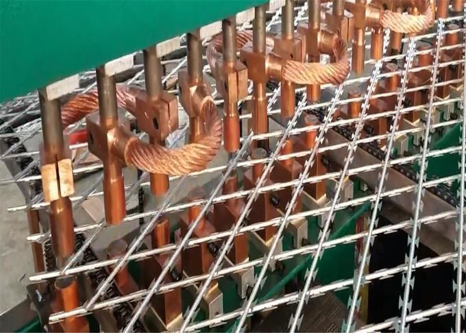 Original BMP welded razor wire mesh and razor wire export packing photograph
