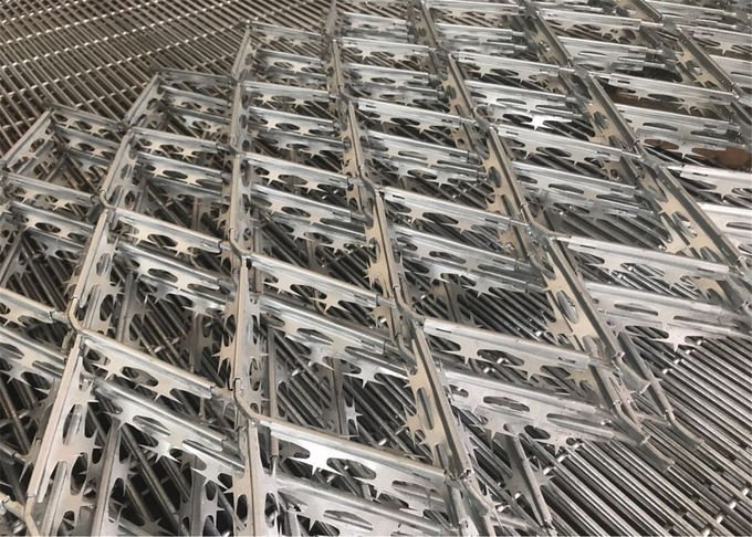 Original razor mesh fencing product view showing steel diamond blade pattern