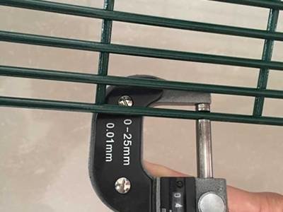 Digital measurement of 358 fence steel wire diameter for quality inspection