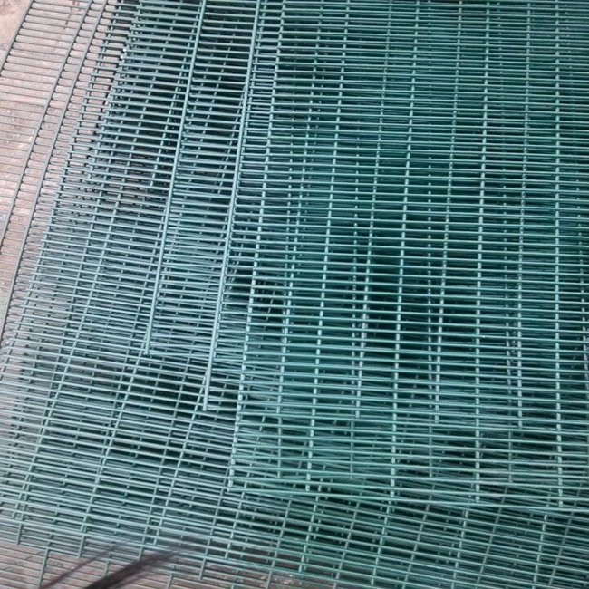 358 high security welded steel mesh fence with narrow rectangular apertures