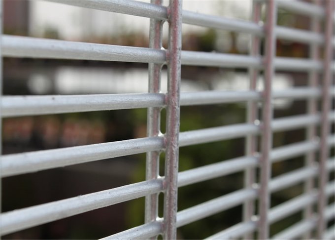 358 anti-climb welded mesh security fence product and packing reference