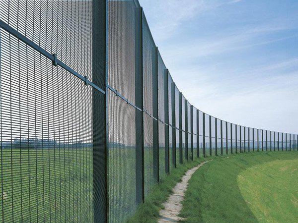 Clearview fencing mossel welded security fence product photograph